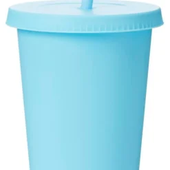Mugg med lock och sugrör